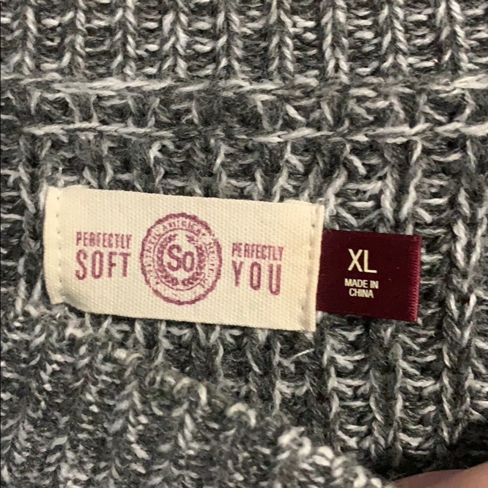 Sweater - Picture 3 of 4